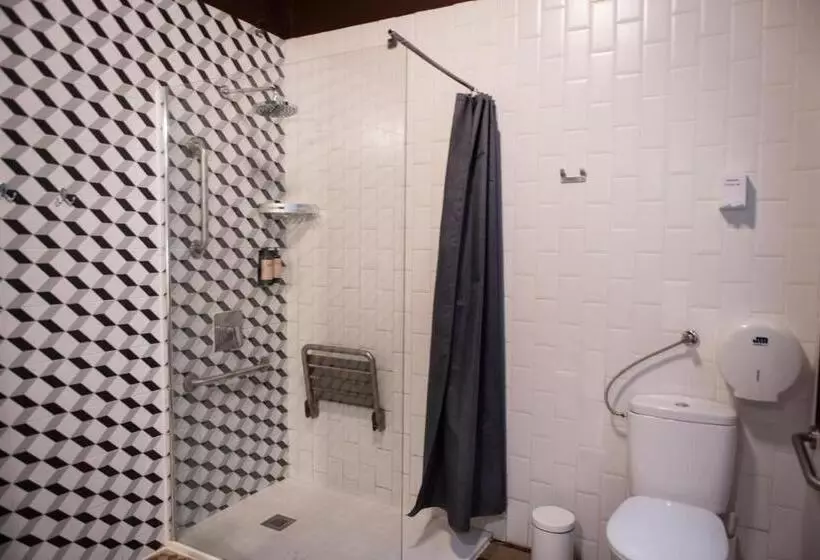 The Loft Hostel Barcelona La Pedrera