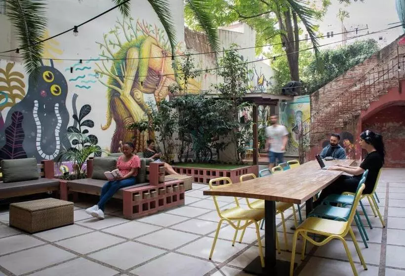 The Loft Hostel Barcelona La Pedrera