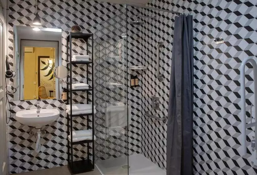 The Loft Hostel Barcelona La Pedrera