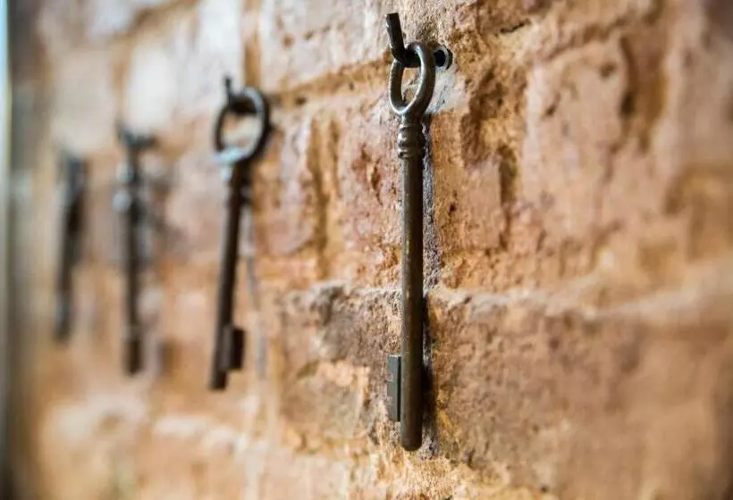 The Loft Hostel Barcelona La Pedrera