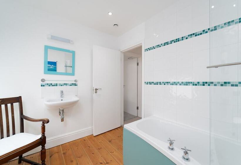 Accommodation Orla Mo