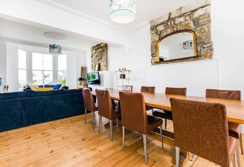 Accommodation Orla Mo