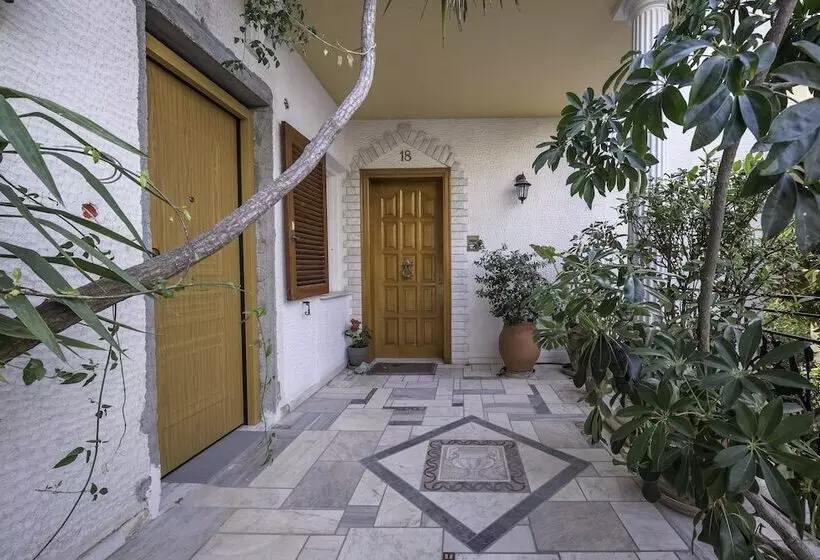 簡易ホテル Magnificent Home Athens Voula