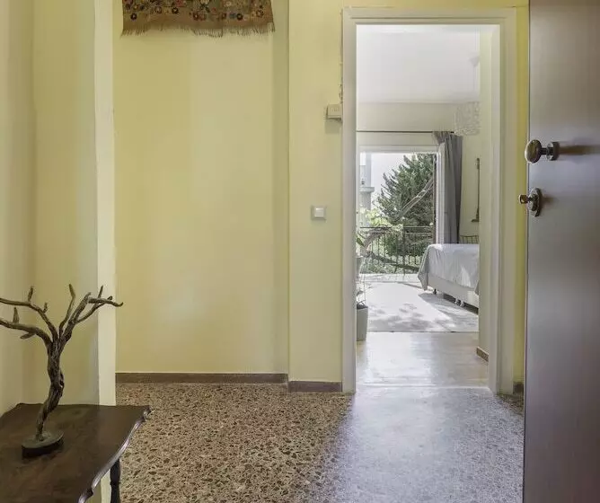 簡易ホテル Magnificent Home Athens Voula