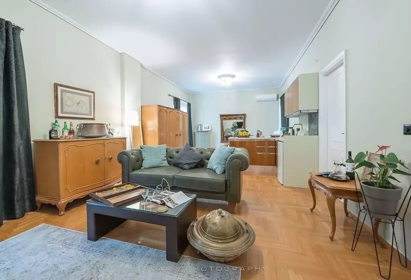 簡易ホテル Magnificent Home Athens Voula