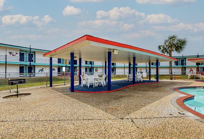 فندق Crystal Palace Resort