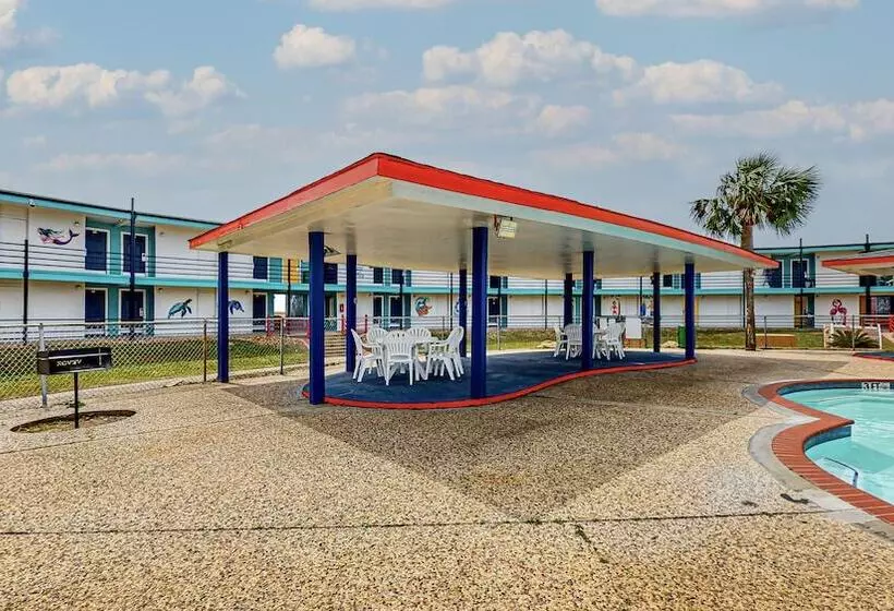 Hotelli Crystal Palace Resort