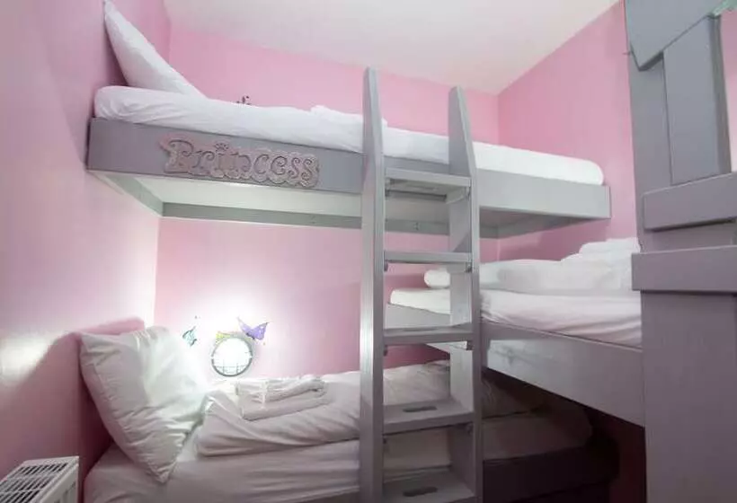 Hotelli Gulliver S Valley M1 Jct 31