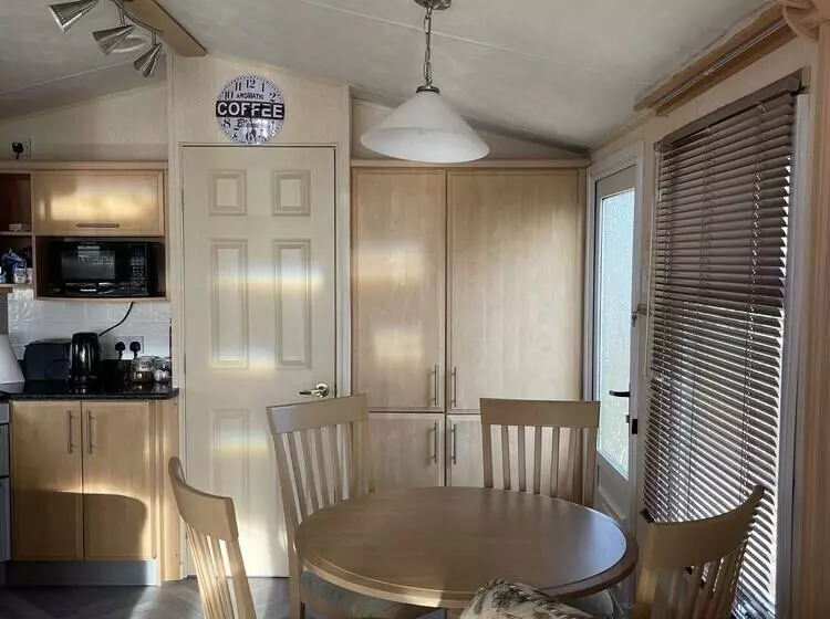 Hotelli Immaculate 2 Bed Static Caravan At Monrieth