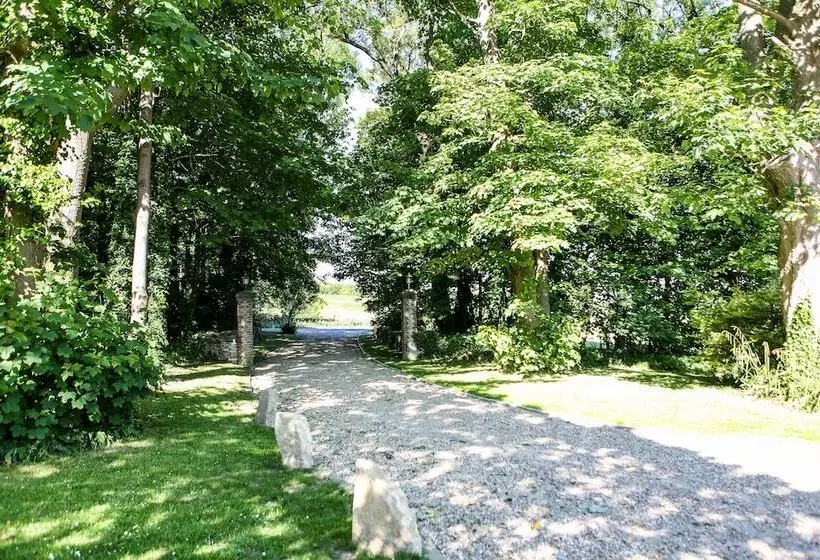 ホテル Kingston Country Courtyard