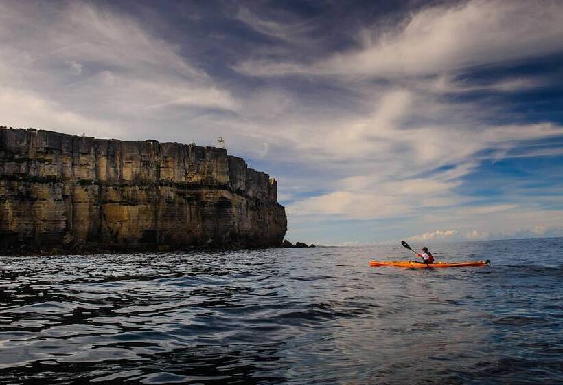 Отель Kingston Country Courtyard
