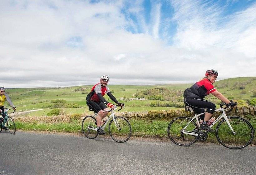 Отель Kingston Country Courtyard