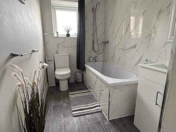 Immaculate 2 Bed Cottage In Flamborough