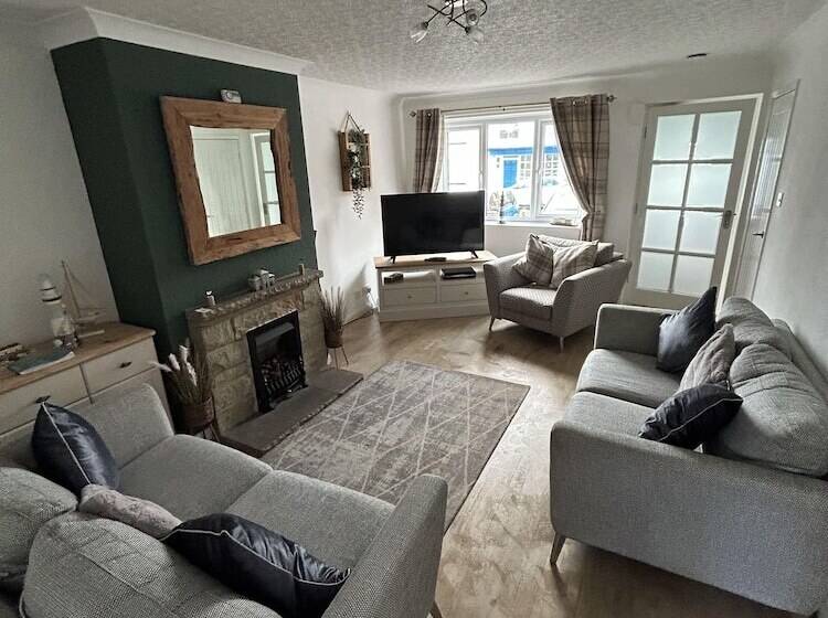 Immaculate 2 Bed Cottage In Flamborough