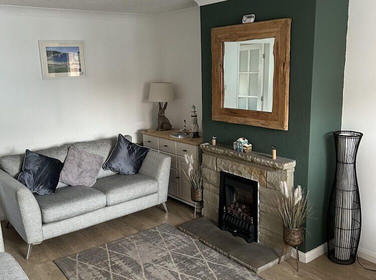 Immaculate 2 Bed Cottage In Flamborough