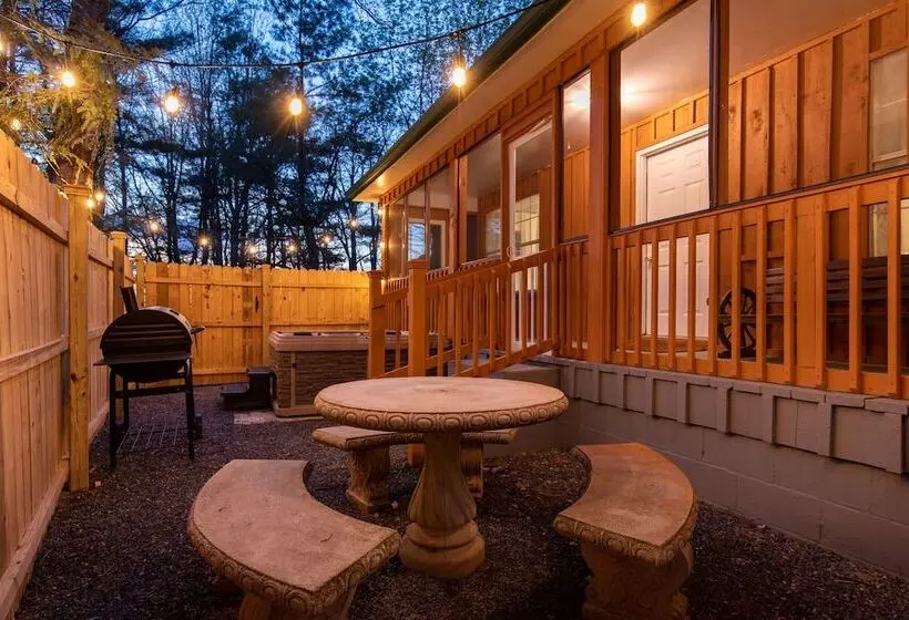 Jireh Mount Cabin