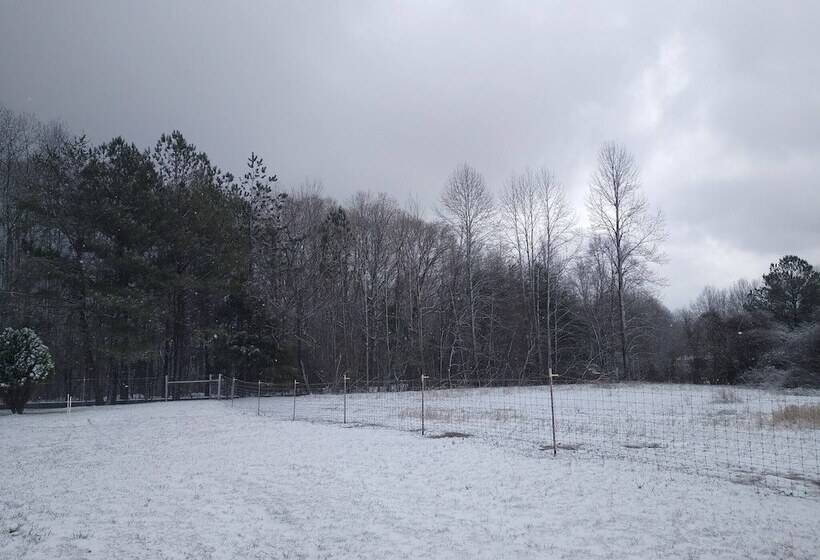 펜션 Clean, Cozy Home W Kitchen Near I 24 Pet Friendly