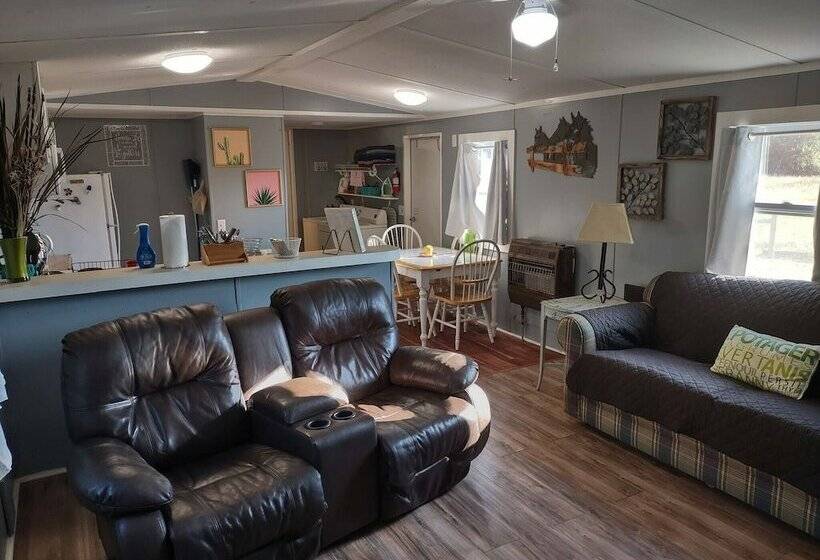 펜션 Clean, Cozy Home W Kitchen Near I 24 Pet Friendly