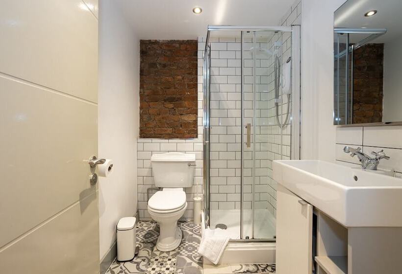 Pillo Rooms Serviced Apartments Salford