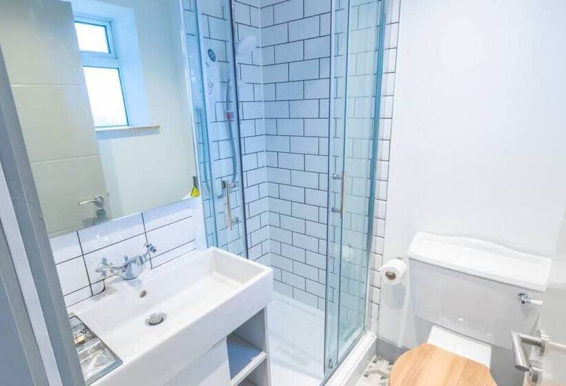 Pillo Rooms Serviced Apartments Salford