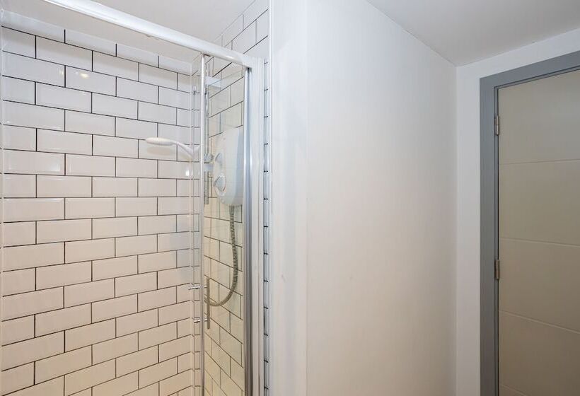 Pillo Rooms Serviced Apartments Salford