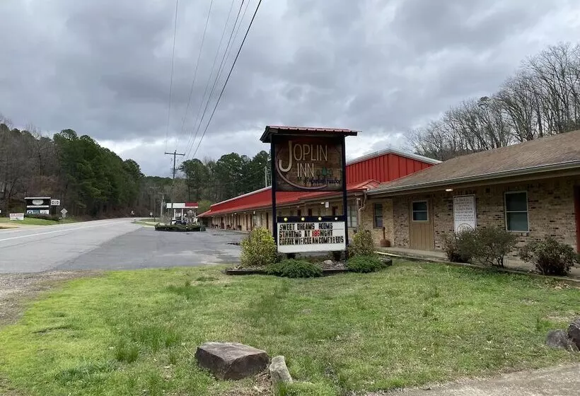 Queen Guest Room Located At The Joplin Inn At The Entrance To Mountain Harbor, Just 2 1/2 Miles From