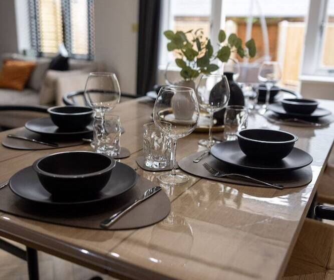 Residenza Charming 3 Bed House With 1 Parking Space