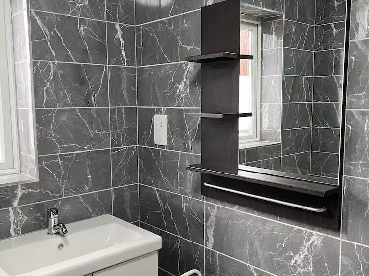 اقامتگاه Entire Captivating 2 Bed House In Manchester