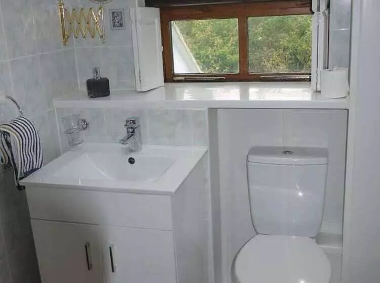 Residenssi Tranquil 3 Bed Cottage Near Lake Vyrnwy