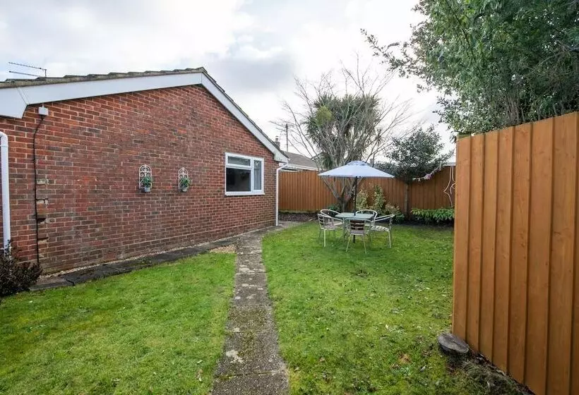 3 Bed Renovated Bungalow  3 Car Or Rv Pkg  Garden