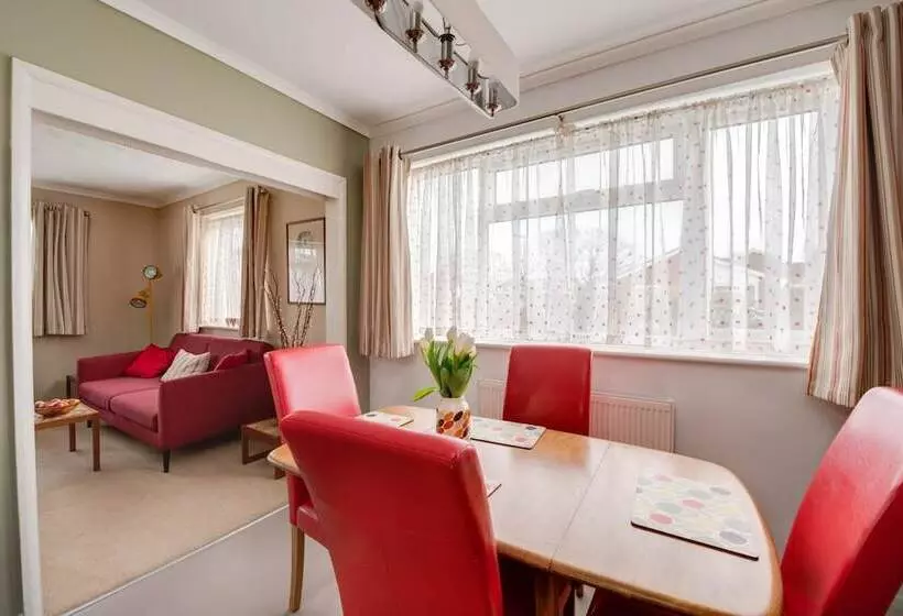 3 Bed Renovated Bungalow  3 Car Or Rv Pkg  Garden