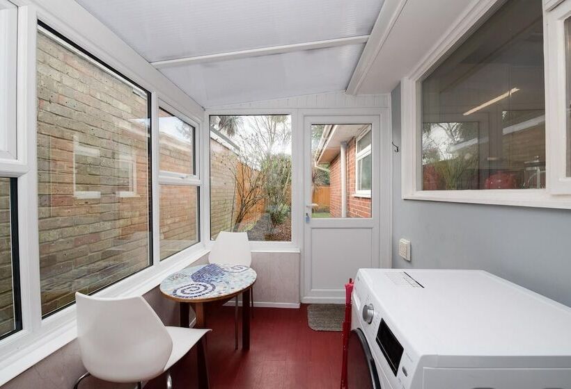 3 Bed Renovated Bungalow  3 Car Or Rv Pkg  Garden