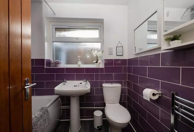 3 Bed Renovated Bungalow  3 Car Or Rv Pkg  Garden