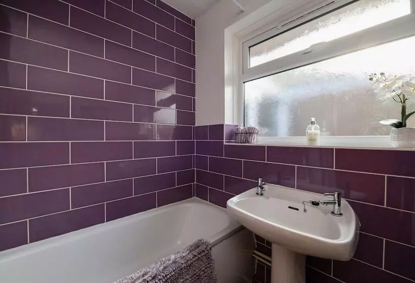 3 Bed Renovated Bungalow  3 Car Or Rv Pkg  Garden