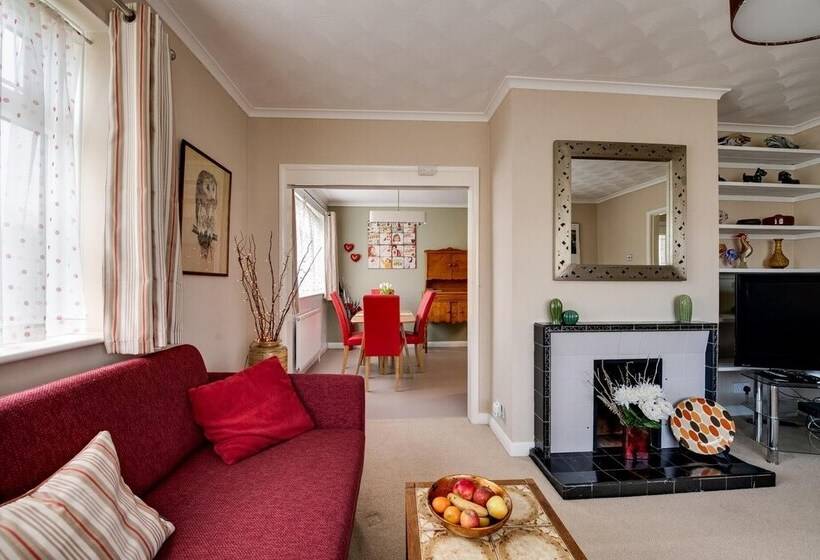 3 Bed Renovated Bungalow  3 Car Or Rv Pkg  Garden