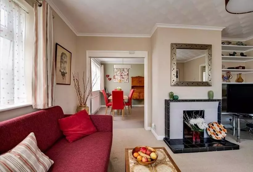 3 Bed Renovated Bungalow  3 Car Or Rv Pkg  Garden