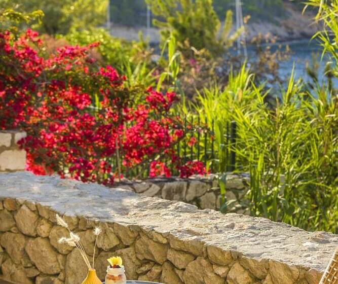 Отель Assos Chromata Villas