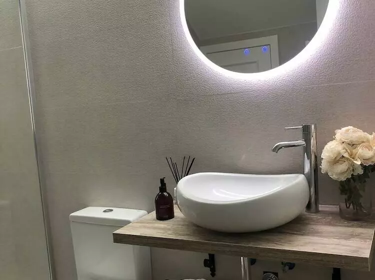 هتل El Balcón De La Reina Suites