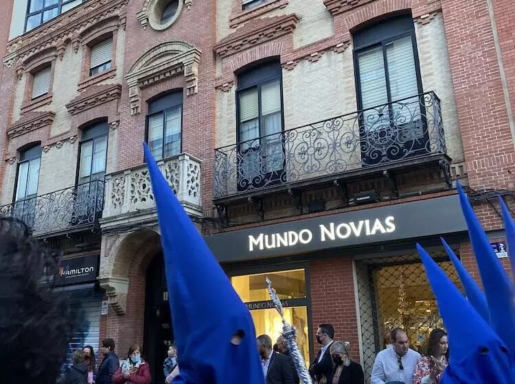 هتل El Balcón De La Reina Suites