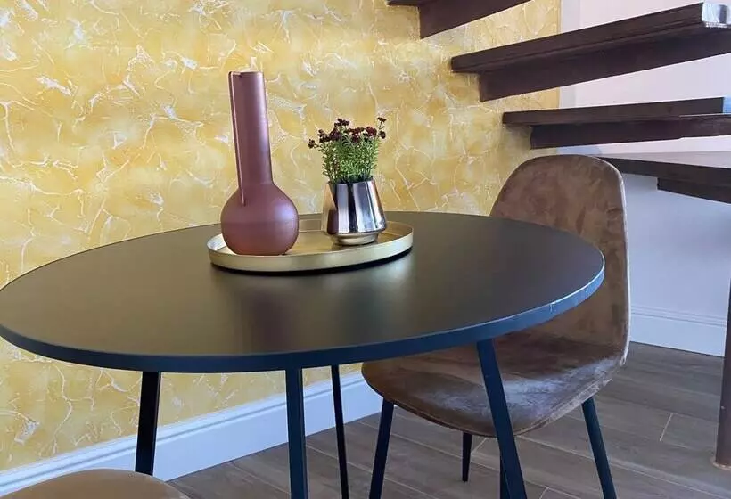 هتل El Balcón De La Reina Suites