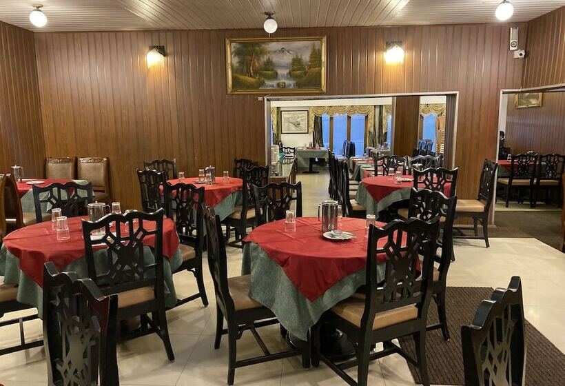 Отель Glanton Manor