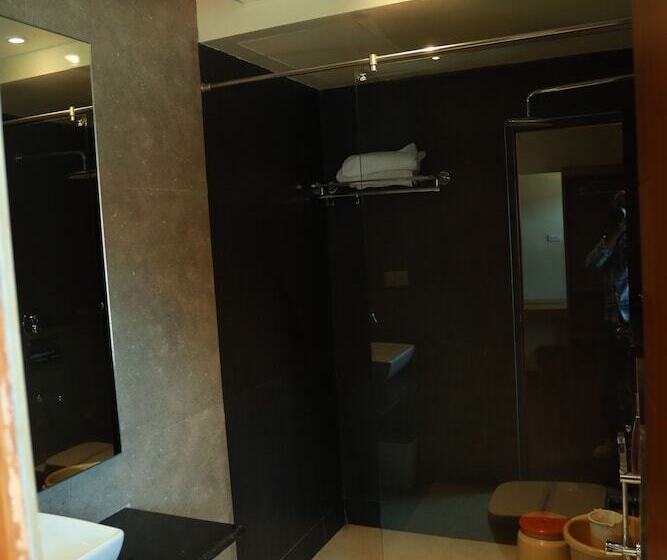 Отель Glanton Manor