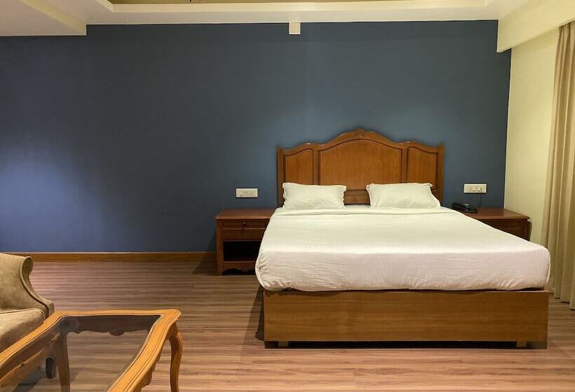 Отель Glanton Manor