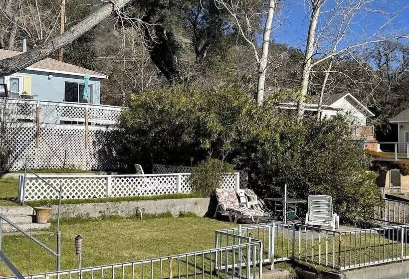ホテル Omeo Clearlake Oaks