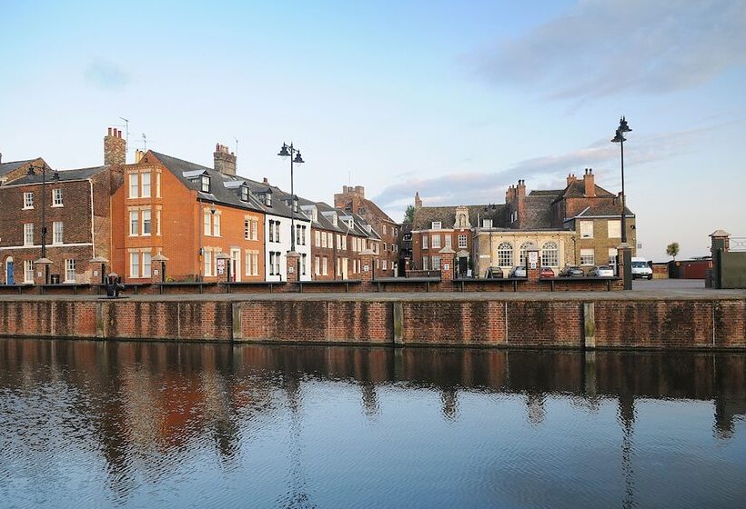 Отель The Bank House