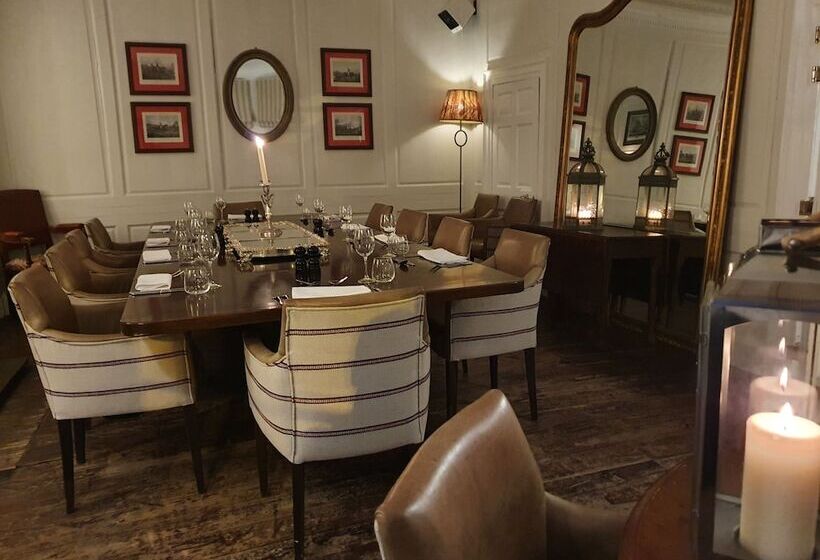 Отель The Bank House