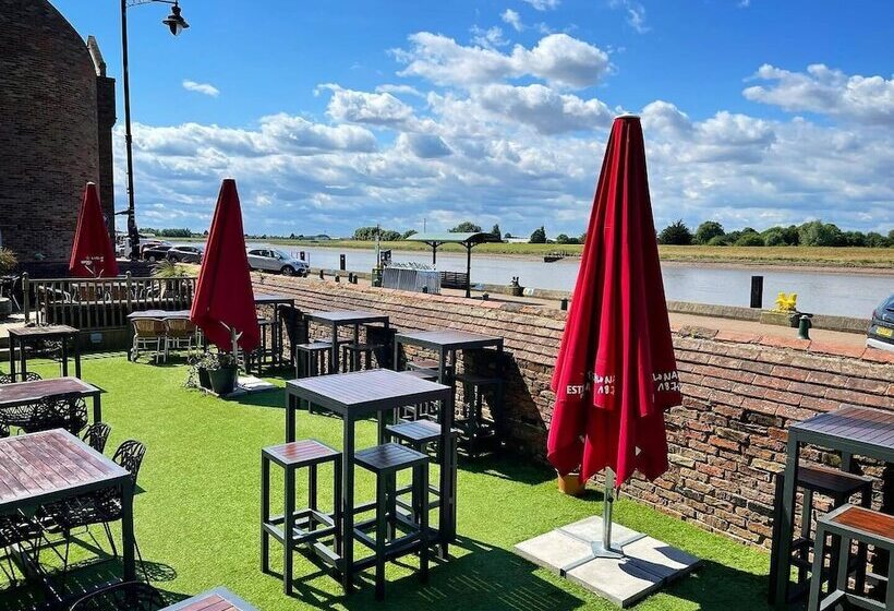 Отель The Bank House