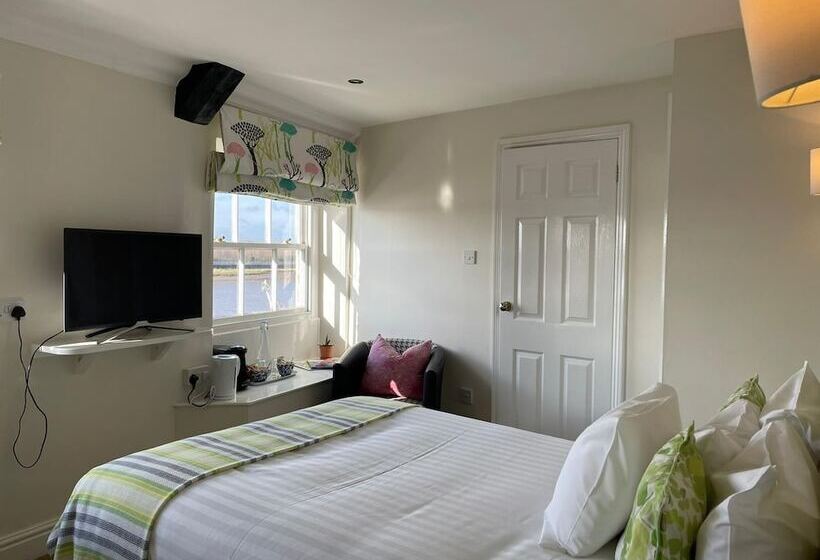 Отель The Bank House