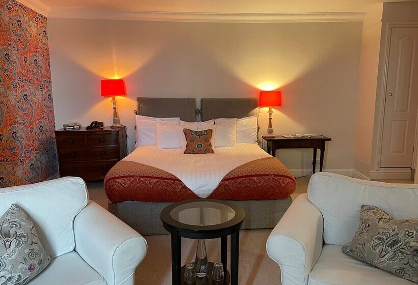 Отель The Bank House