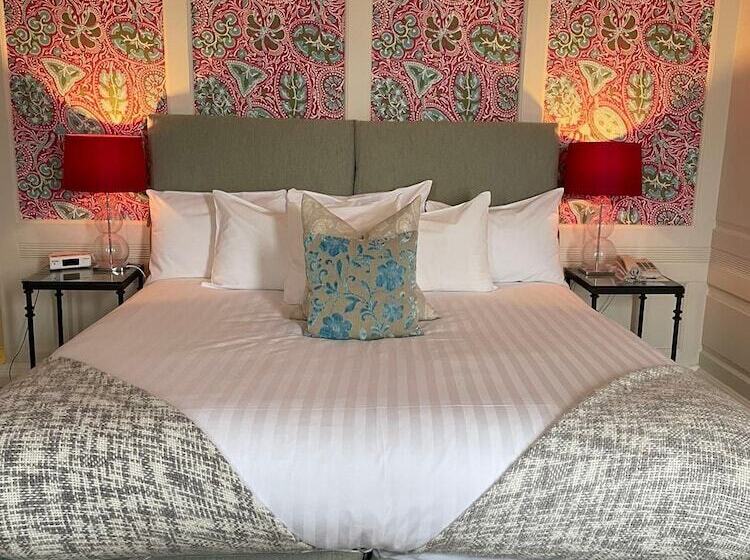 Отель The Bank House